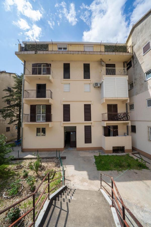 Seaside Serenity: 2-Bedroom Apartment With Boka Bay View Kotor Ngoại thất bức ảnh