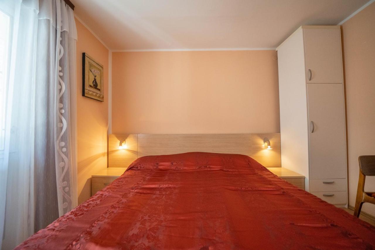 Seaside Serenity: 2-Bedroom Apartment With Boka Bay View Kotor Ngoại thất bức ảnh