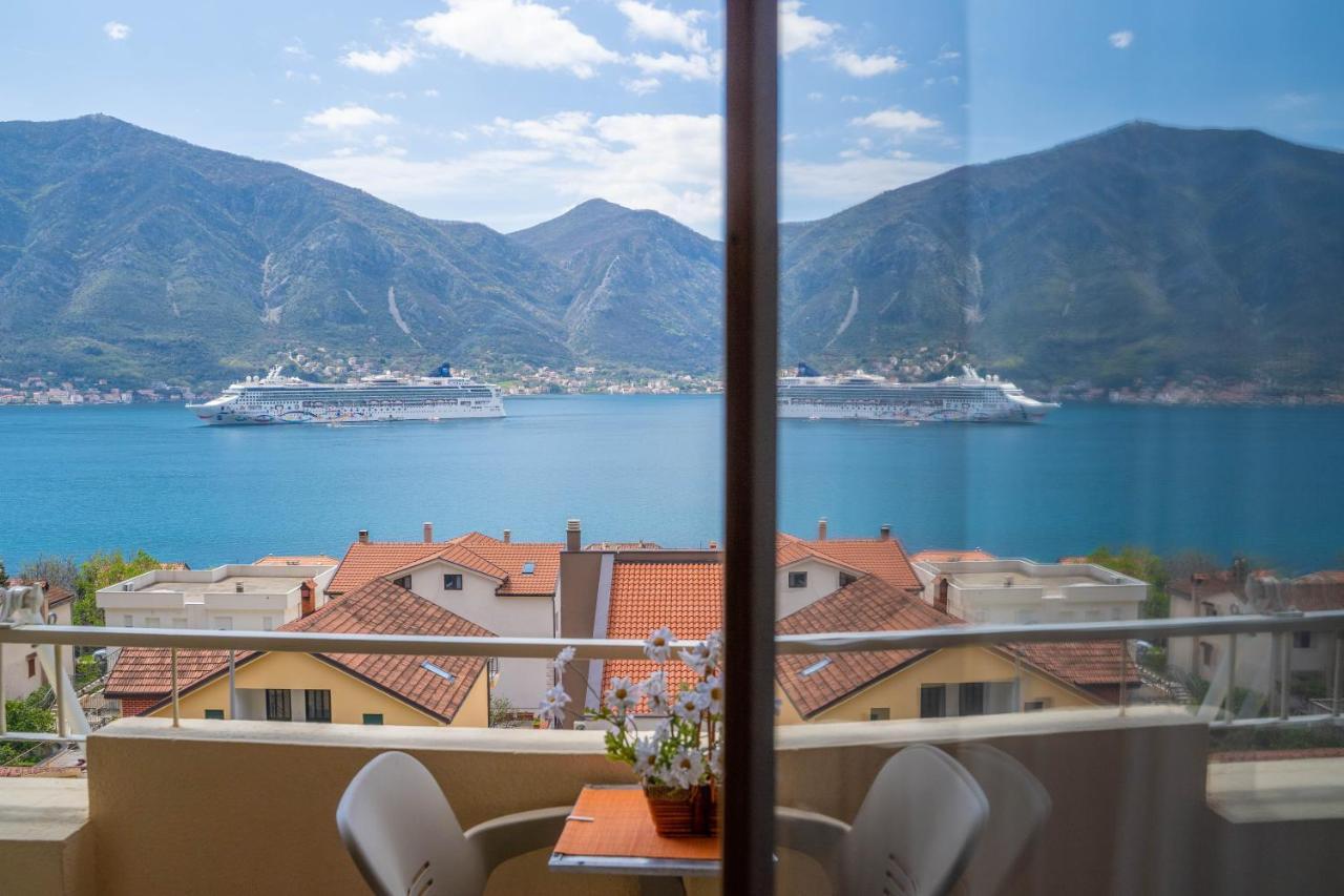 Seaside Serenity: 2-Bedroom Apartment With Boka Bay View Kotor Ngoại thất bức ảnh