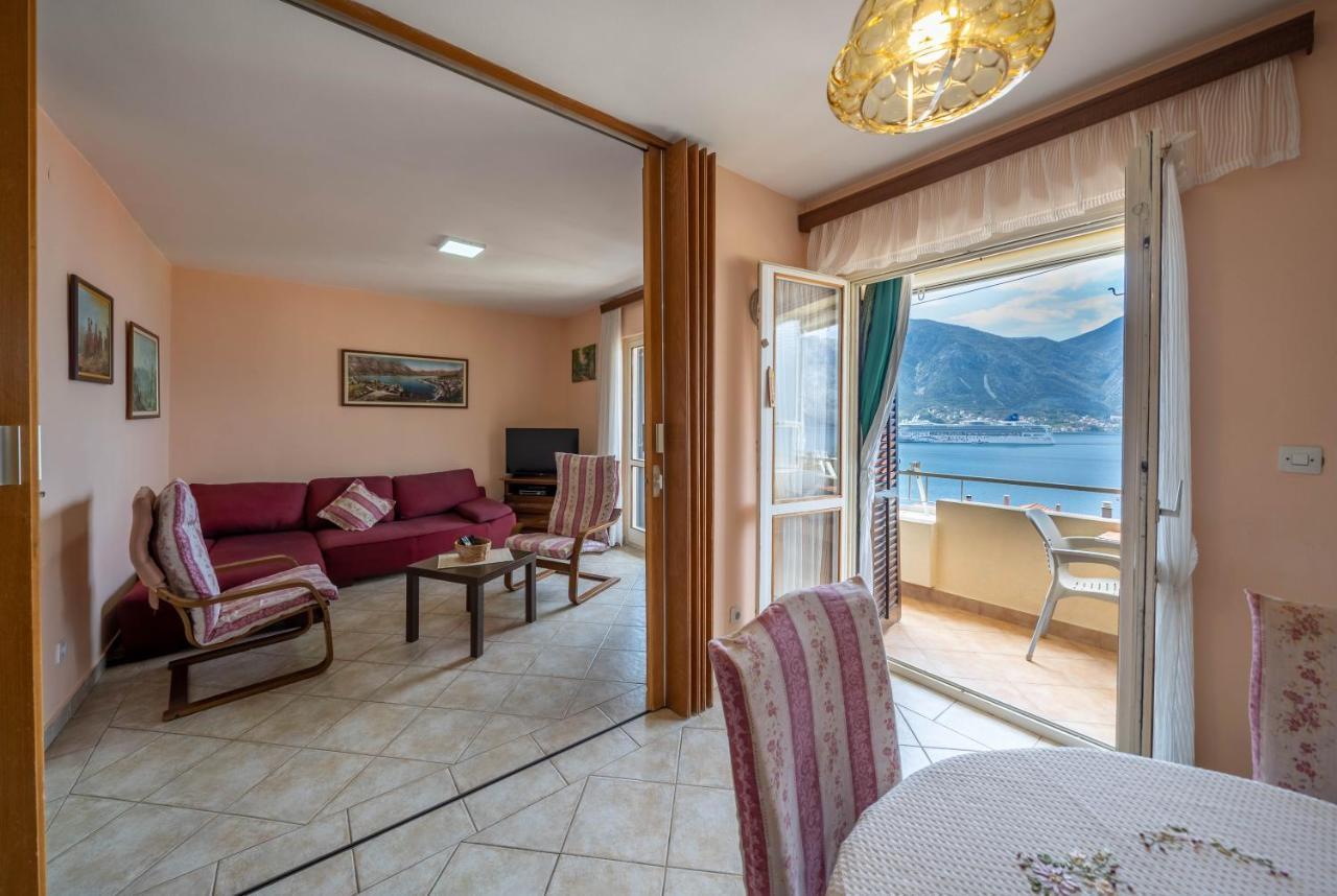 Seaside Serenity: 2-Bedroom Apartment With Boka Bay View Kotor Ngoại thất bức ảnh
