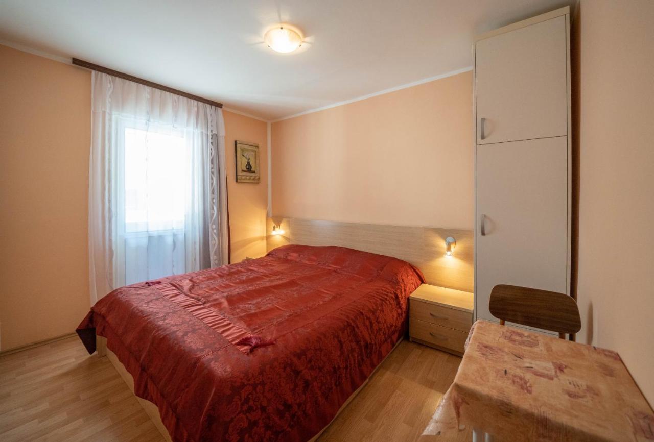 Seaside Serenity: 2-Bedroom Apartment With Boka Bay View Kotor Ngoại thất bức ảnh