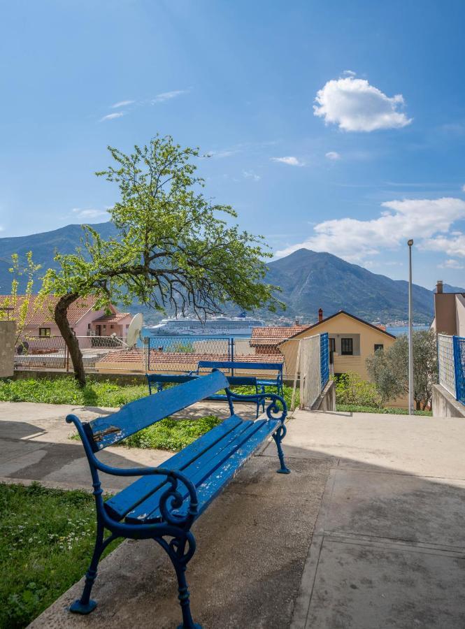 Seaside Serenity: 2-Bedroom Apartment With Boka Bay View Kotor Ngoại thất bức ảnh